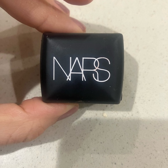 NARS pencil sharpener - Picture 7 of 11